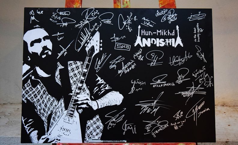 Signed Hun-Mikhd canvas